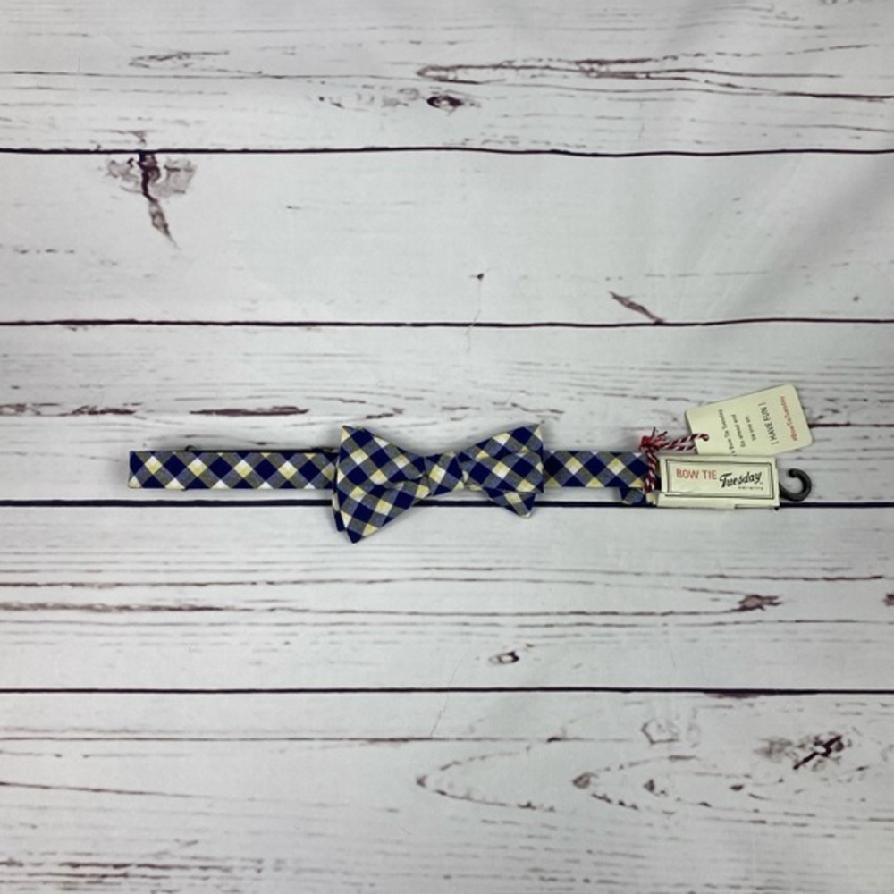 Bow Tie Tuesday Navy‎ Plaid Bow Tie